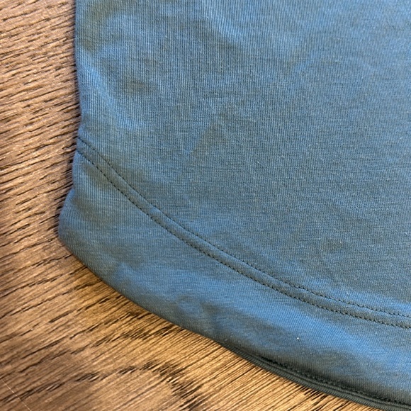 Athleta Girl tee in aqua/teal, size S/7 - Picture 2 of 6